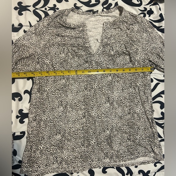 Lucky brand long sleeve leopard print shirt- size m - Picture 5 of 9